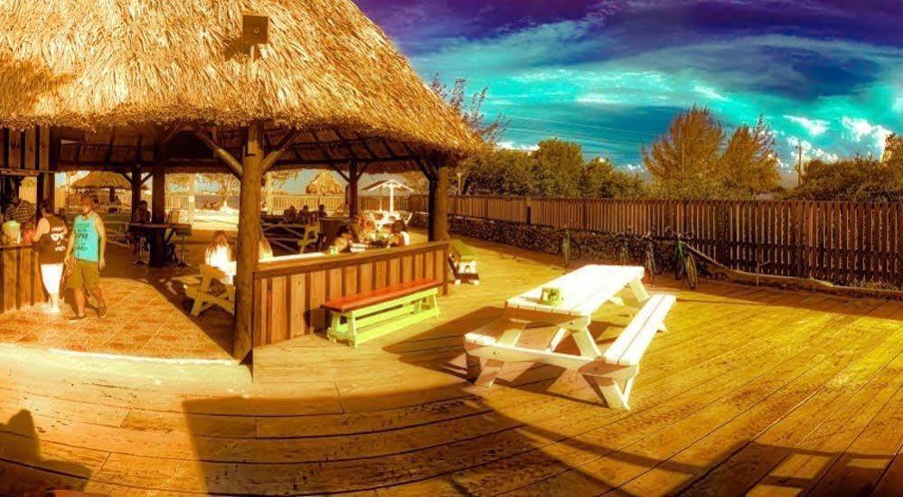 The Venue - Utila Hostel Kültér fotó